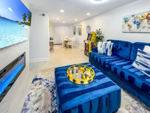 Forest Park House | Elegant Serene- Townhome, 10 Mi to Downtown, near Airport