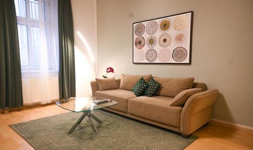 Josefstadt Apartment | Elegant Suite Altes AKH