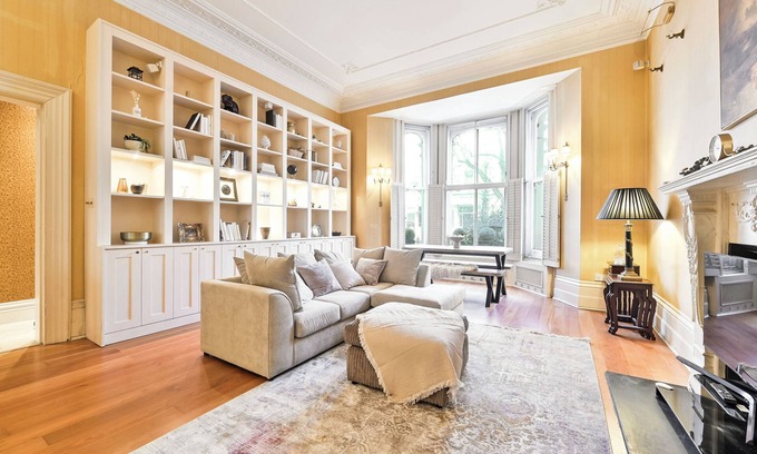 Redcliffe Apartment | Elegant Victorian Flat Near Chelsea Embankment
