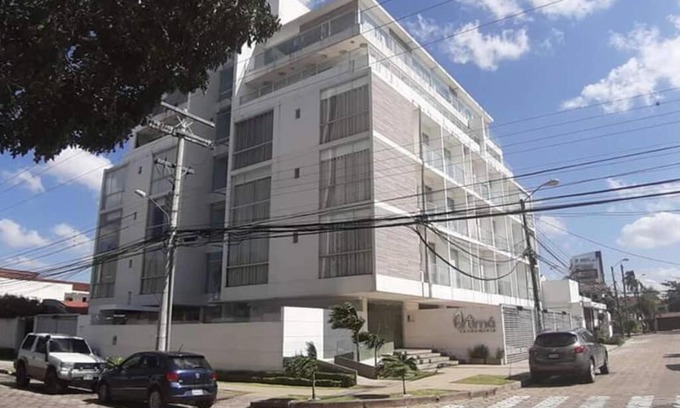 Santa Cruz Apartment | Elegante departamento en Urbarí - Cond. Aruma