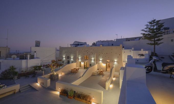 Megalochori Bed & Breakfast | Elements Cave Suites