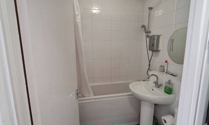The Wrythe Apartment | Elisha's City ApartmentnHome to relax for families, couple or friends or alone,