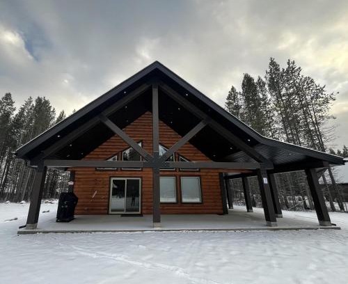 Valemount Villa | Elk Horn Cabin Rental