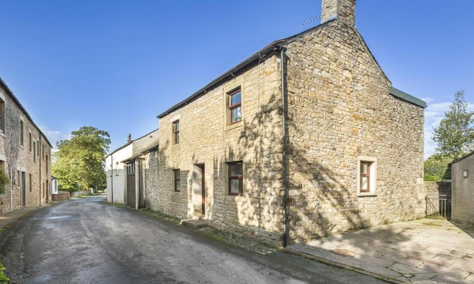 Caldbeck House | Ellwood House