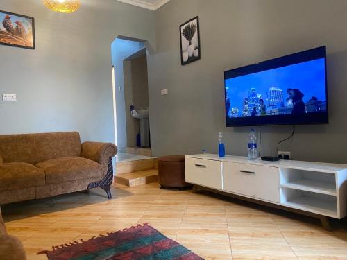 Dar es Salaam Apartment | Elly's private House