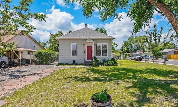 Grand Junction House | Elm Extended Stay Bungalow - 30 Day+ Stays!