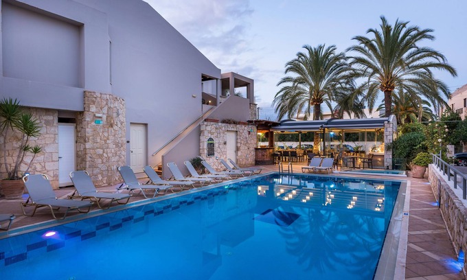 Kato Stalos Hotel | Elotis Suites