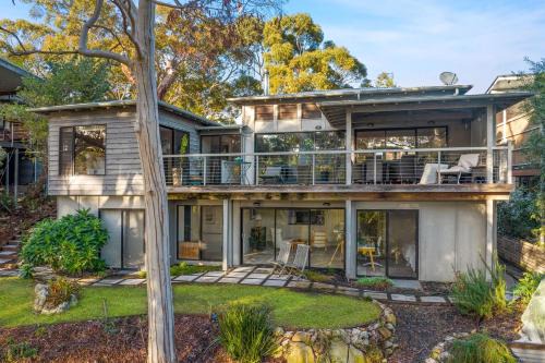 Vincentia House | Elouera at Greenfields Beach 4pm Check Out Sundays
