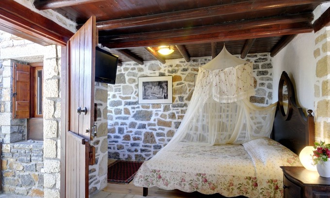 Elounda Hotel | Elounda Traditional Art Suites