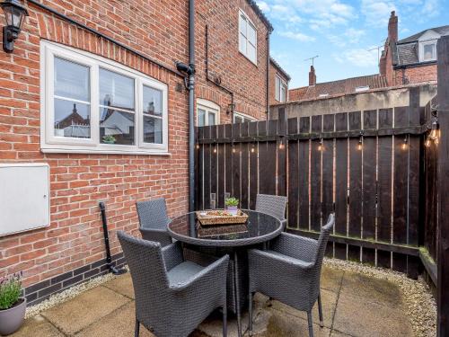 Beverley House | Elwell Cottage