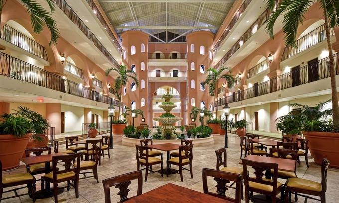 Downtown Charleston Hotel | Embassy Suites by Hilton Charleston Historic District