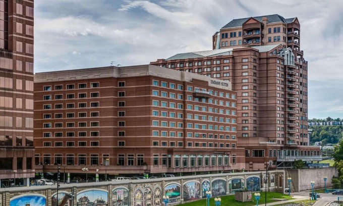 Covington Hotel | Embassy Suites Cincinnati - RiverCenter