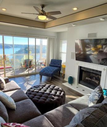 Lake Ozark Apartment | Emerald Bay 3br with boat slip