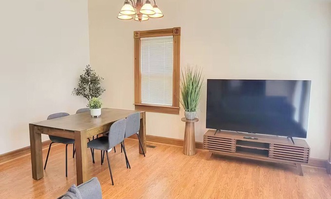 Old Northside Apartment | Emerald Brick Home Downtown Indy
