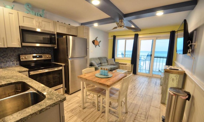 Panama City Beach Apartment | Emerald Villa