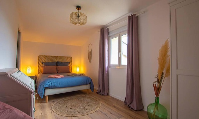 Vandieres Bed & Breakfast | Emilie une nuit - 3 chambres au 2e étage - maison avec chats