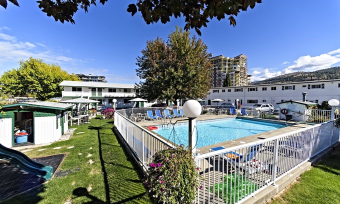 Okanagan-Similkameen Hotel | Empire Motel