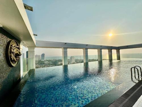 South Pattaya Hotel | Empire tower jometien beach pattaya