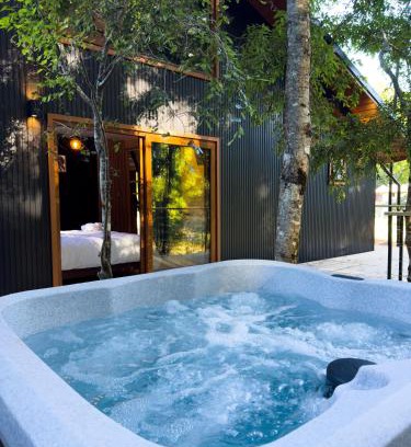 Pucon Cabin | Enarbol Lodge, Hot Tube en terraza
