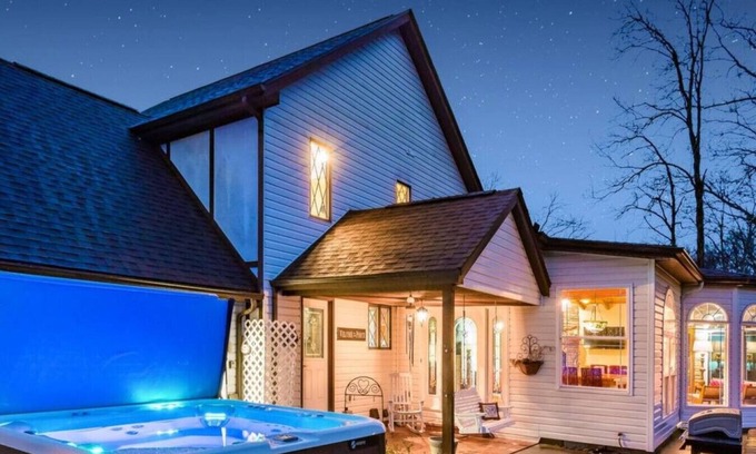 McArthur House | Enchanted Estate · Unforgettable Retreat! Amazing Pool Magical Energy