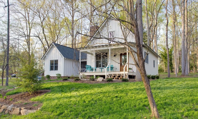 Andersonville House | Enchanting Andersonville Home Steps to Norris Lake