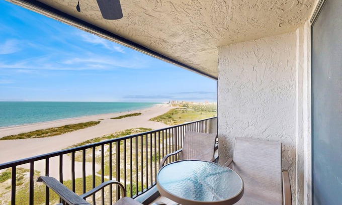 Sand Key Condo | Enchanting beachfront condo with tennis, pool, hot tub, & washer/dryer