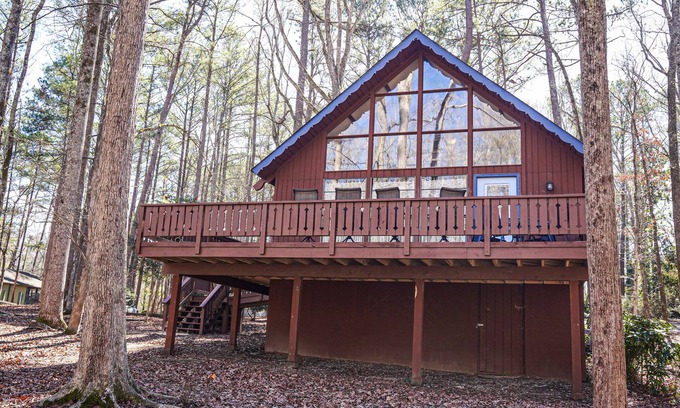Pine Mountain Cabin | Enchanting Lake View chalet with ramp access