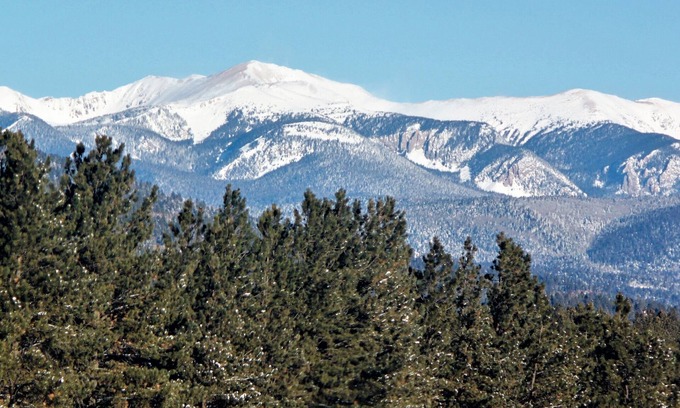 Eagle Nest Cabin | Enjoy a Get-A-Way @ this cozy log cabin on Eagle Nest Lake, in Eagle Nest NM!