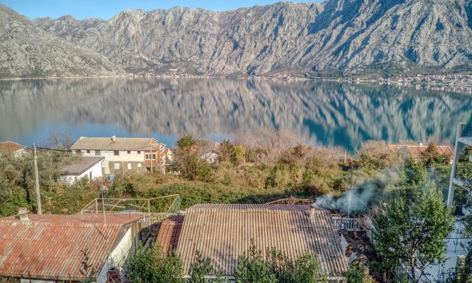 Prcanj House | Enjoy a unique house with sea view in Kotor