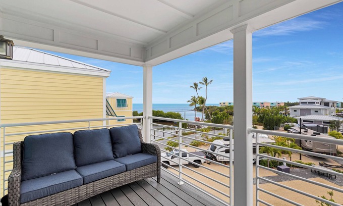 Plantation Key House | Enjoy Oceanfront Living in This 2BR/2BA – Sunrise Views & Resort Luxury Await!