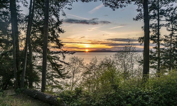 Lopez Island House | Enjoy Roseberry Cottage! Updated westside beach access with stunning views