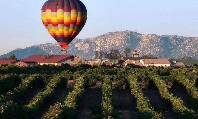 Temecula Hotel | Enjoy the California Sunshine! Nature Escape in Signature Temecula! Free Parking