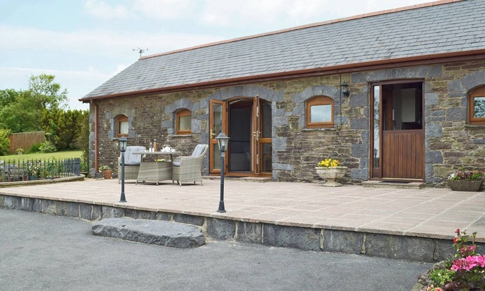Ludchurch Cottage | Enjoy this stunning property, set in the beautiful Welsh countryside.