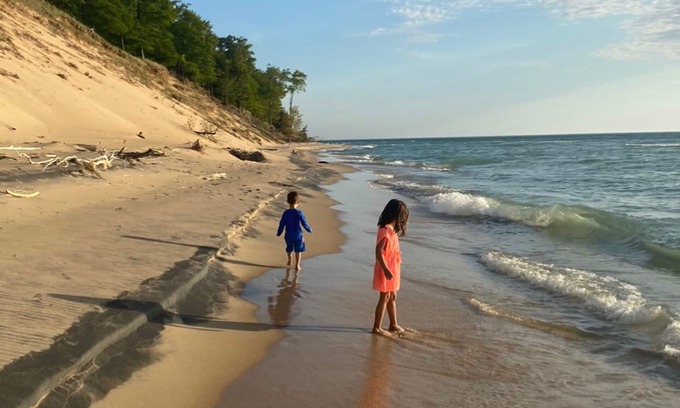Manistee House | Enjoy your SUMMERTIME. Discounts for longer stays.
