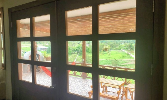 Manglaralto House | Enorme y lujosa quinta con piscina, cuadron a 10 minutos de montañita, playa