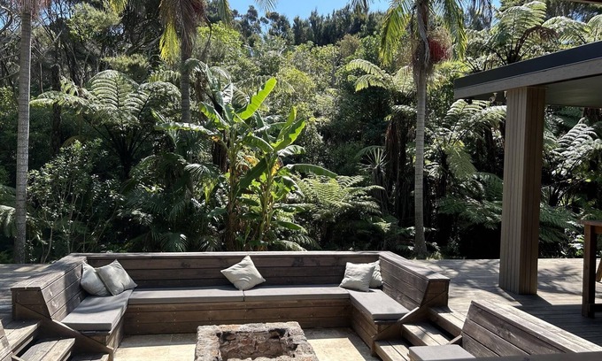 Karkari Peninsula House | Entertainer’s Dream in Doubtless Bay