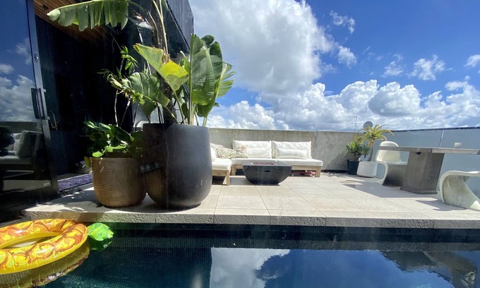 Grey Lynn Apartment | Entertainers penthouse with private pool and hot tub