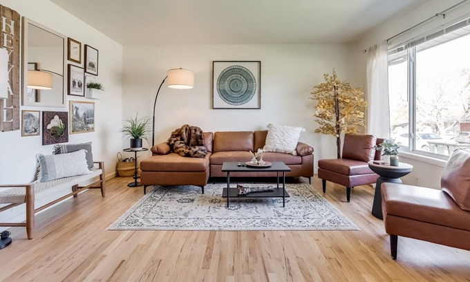 Arvada Plaza Area House | Entertainment & Comfort Near Arvada & RedRocks