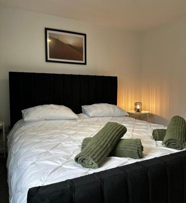 Colchester Apartment | Entire Apartment super king bed close to Town Centre