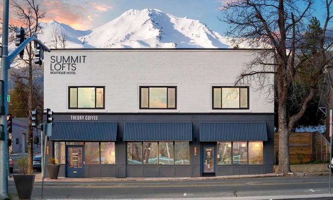 Mount Shasta Hotel | Entire Boutique Hotel @ Base Mt Shasta (sleeps 30)
