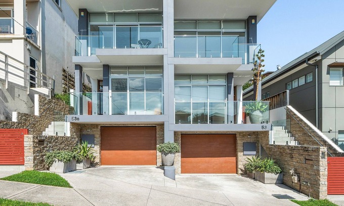 Rose Bay House | Entire home in North Bondi, Australia