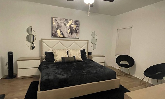 Del Valle House | Entire modern home, 4BR/2.5B, Near Airport & COTA