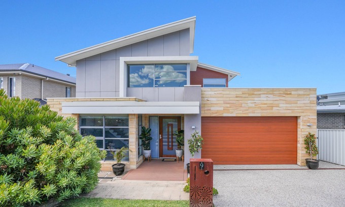Shell Cove House | Entire Ocean View Shell Cove Mansion - Sleeps 16 guests 5 minute from the beach!