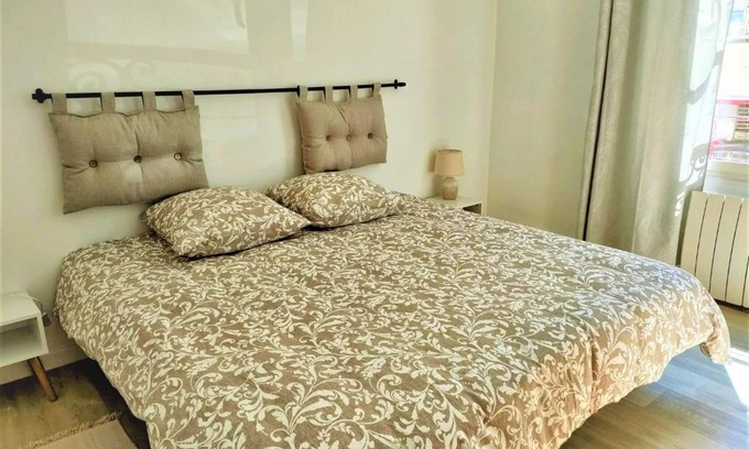 Troyes Apartment | "entre Troyes murs", 3 appartements avec parking, Troyes
