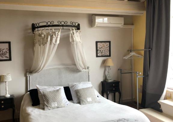 Courthezon House | Entre vignes et dentelles