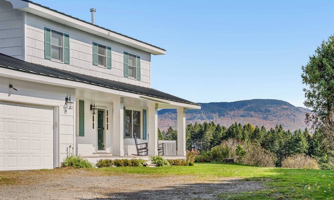 Morristown House | EPIC Views! Idlewild House 4 BR w Office - Ski Sled Snowshoe 10 min to Stowe