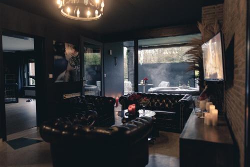 Valdorf Apartment | Erwachsenenhotel BDSM Apartment Hotel Emotion Apartments mit privater Sauna und Whirlpool