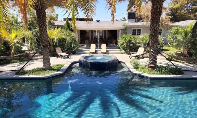 Las Vegas Villa | π΄ Escape in a private pool, jacuzzi, bbq, koi pond, garden, best outdoor area!