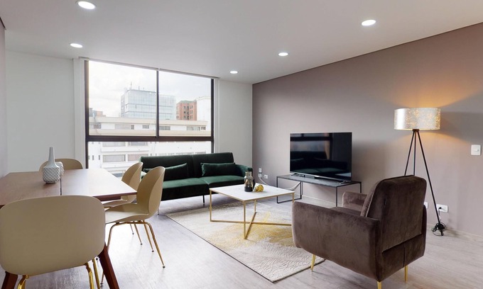 Chico Norte III Apartment | Espacioso Apartamento Ubicado Cerca de los Mejores Centros Médicos y Estéticos
