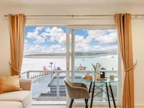 Exmouth House | Estuary View